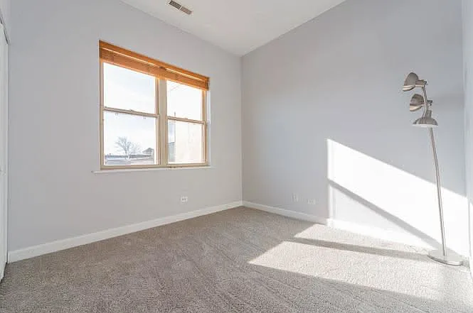 6015 N Mozart St #302 — Photo 11