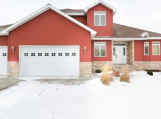 5420 Raboin Cir, Grand Forks, ND 58201