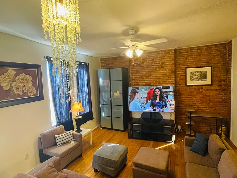 1721 Guilford Ave #3 — Photo 2