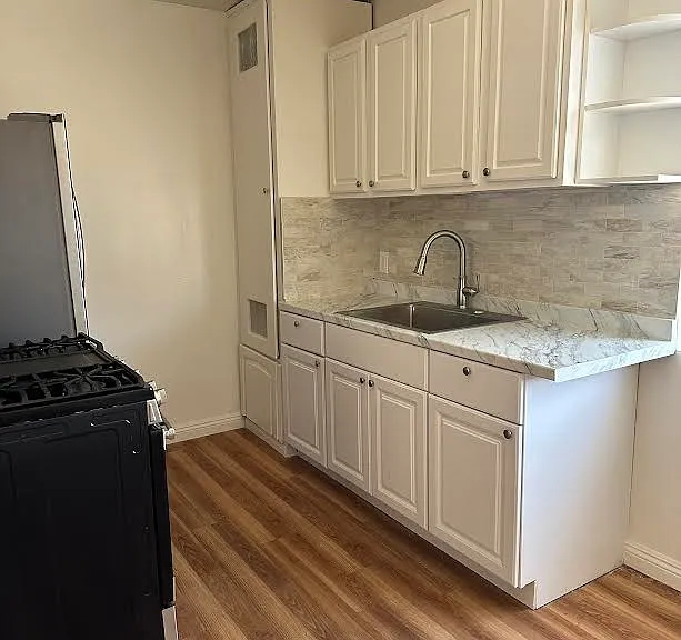 714 N Dillon St — Photo 5