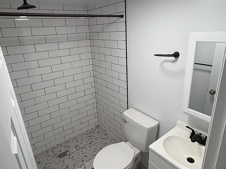 2300 Center Ave — Photo 8