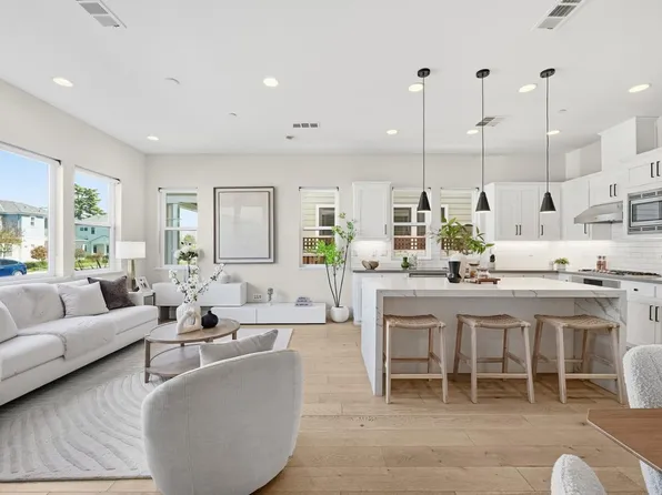 217 Athena Ct, Mountain View, CA 94043