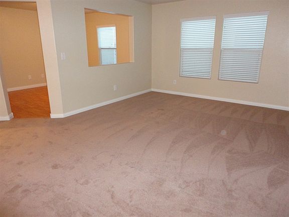 3rd image of 537 Uxbridge Dr