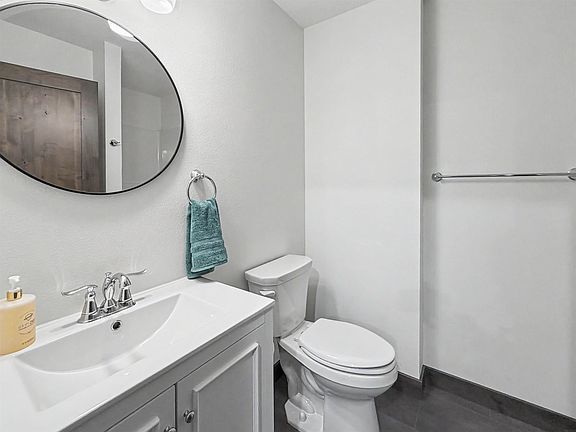 4th image of 204 3rd St NW