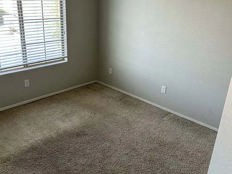 6601 W Rowel Rd — Photo 11