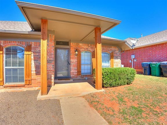 4th image of 513 NW 172nd Pl