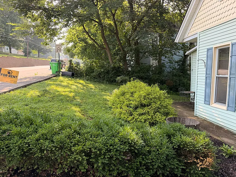 425 E Walnut St — Photo 24