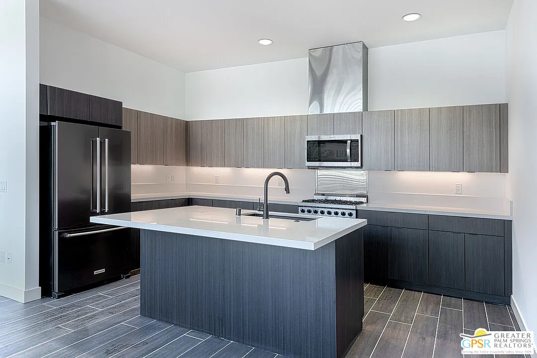 111 N Palm Canyon Dr — Photo 4