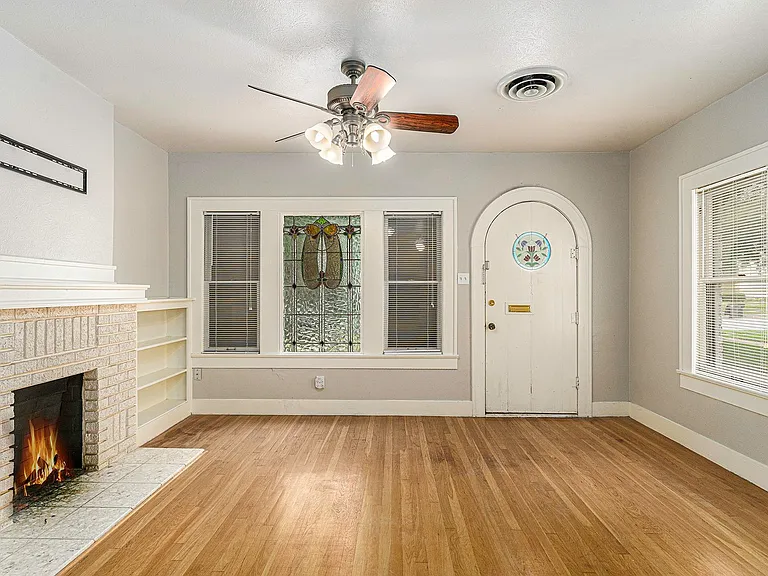 3233 Odessa Ave — Photo 9