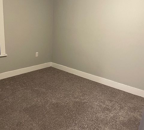 2nd image of 975 Victory Hwy #1L