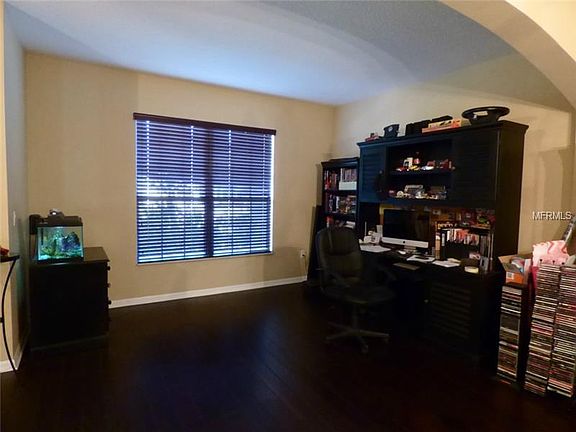 4th image of 951 Grapewood St