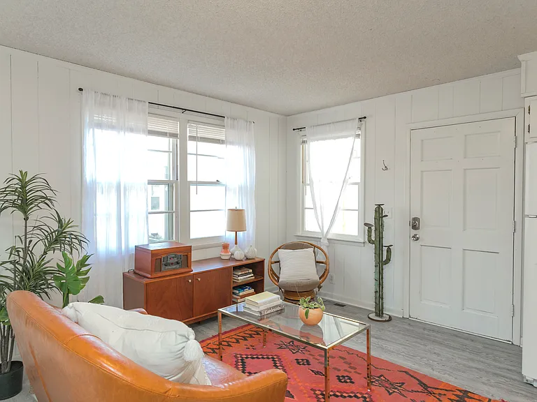 215 Donna Dr #S — Photo 4