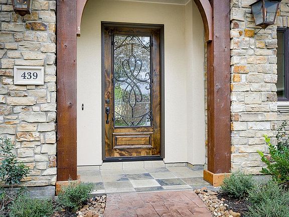 3rd image of 439 Wycliffe Dr