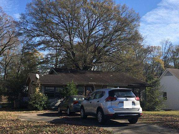 3rd image of 1802 Sherwood Dr SE