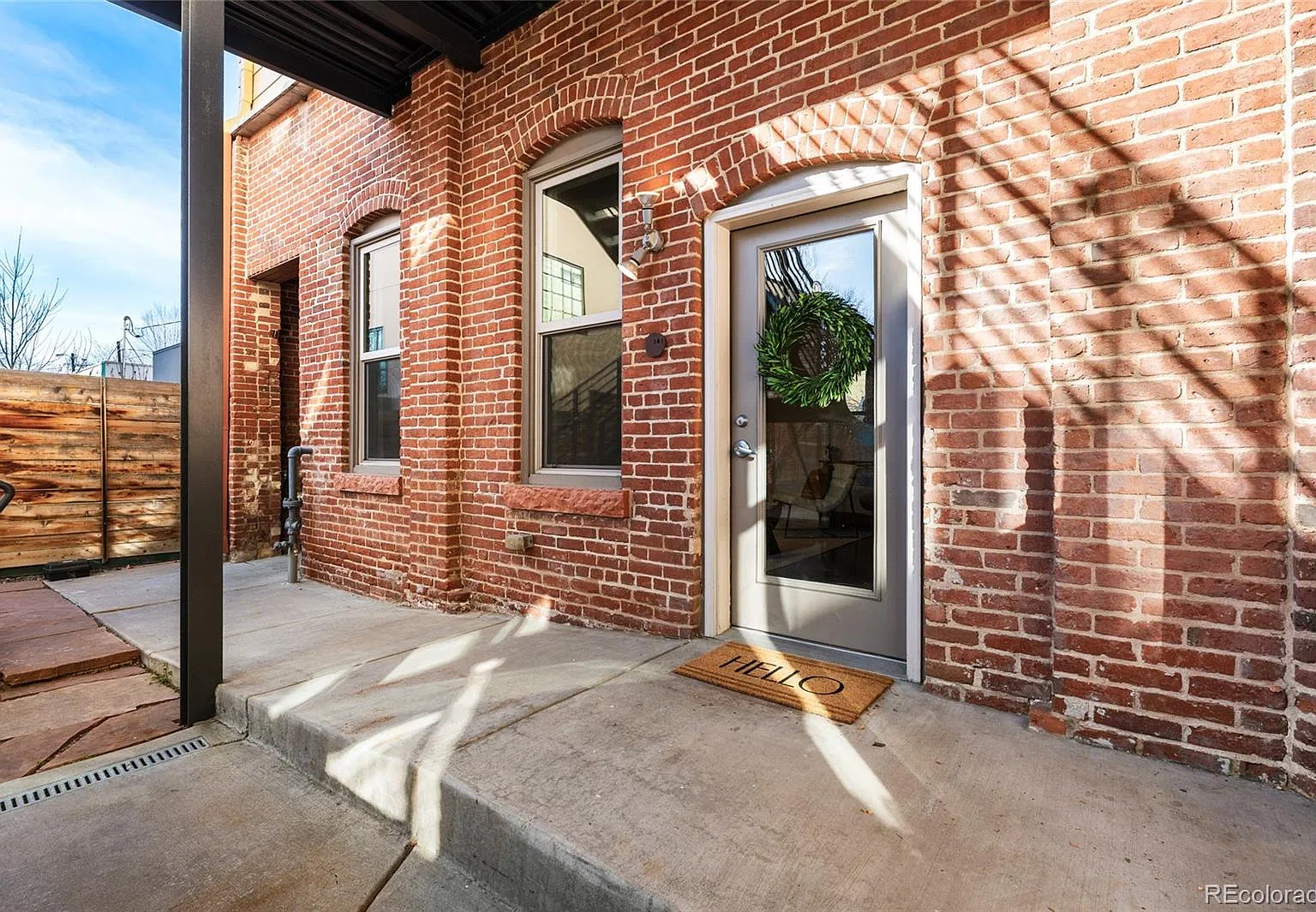 2 bed, 1.0 bath, 1077 sqft, $2,850 — Photo 2