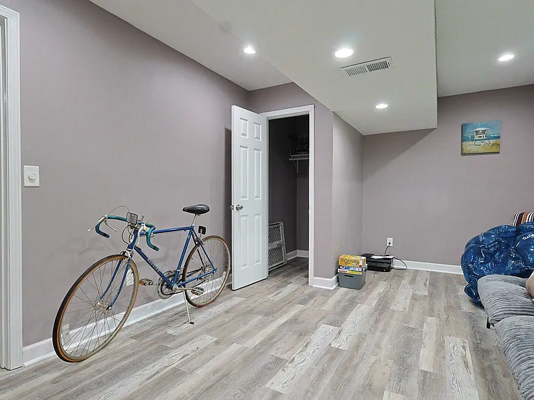 Briar Creek Ln — Photo 23