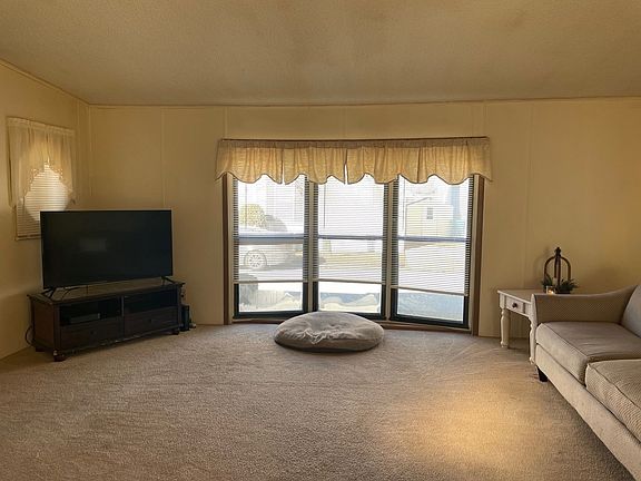 5th image of 18 Ironwood Dr