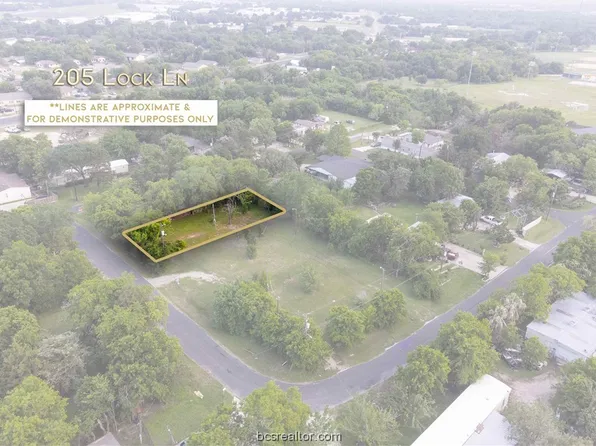 7 Lock Ln, Bryan, TX 77803