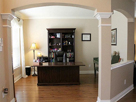 3rd image of 6015 Spanish Oak Dr