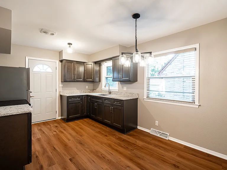 Kitchen 1