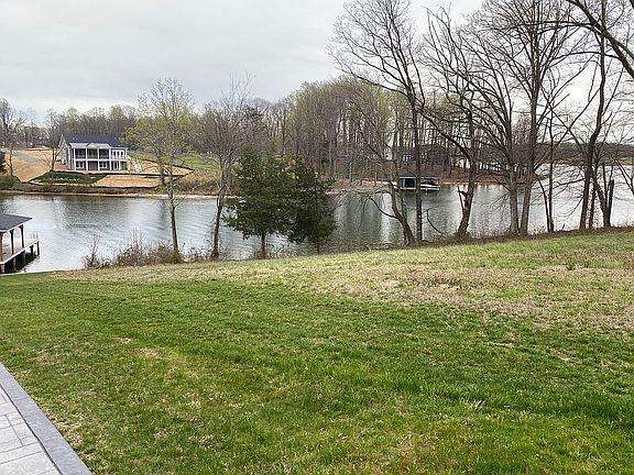 3rd image of 15 Elk Ct