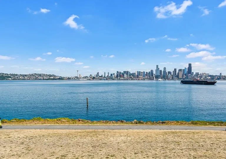 17 Harbor Ave SW #400 — Photo 20