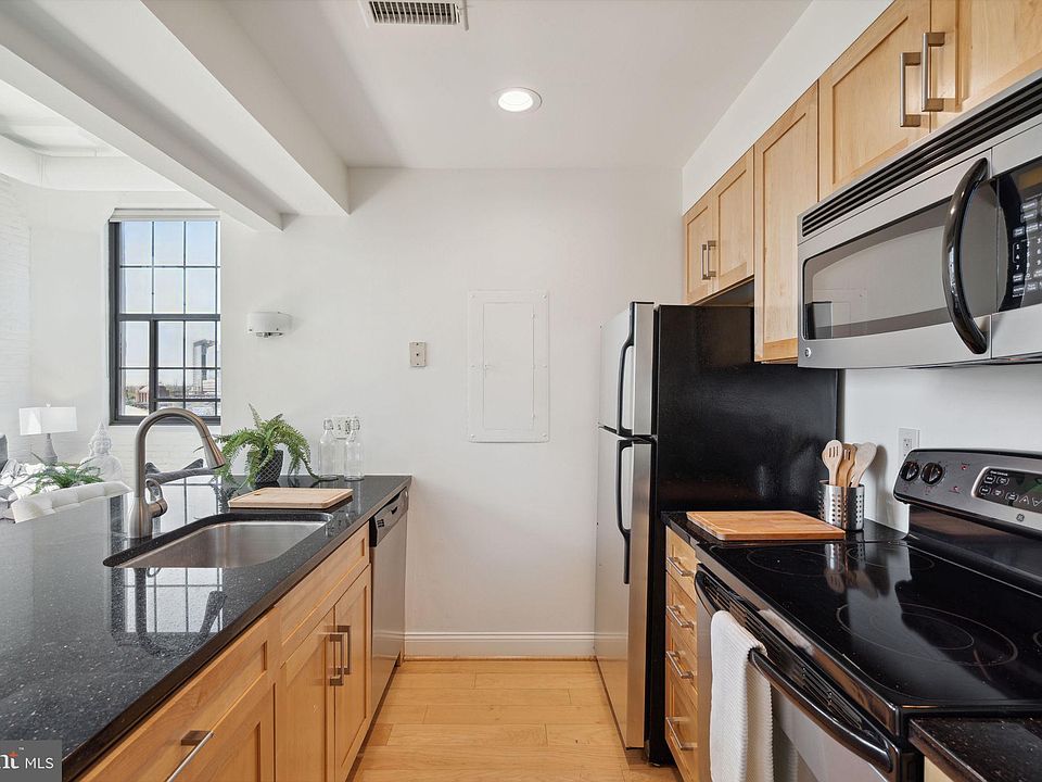 2429 Locust St APT 606, Philadelphia, PA 19103 | Zillow