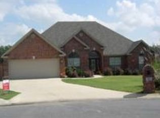 301 Maranes Cir, Maumelle, AR 72113