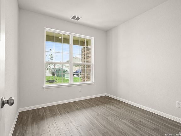 3rd image of 10503 Tawakoni Fork