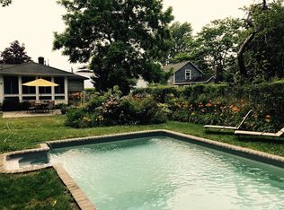 18 Glovers Ln, Westhampton Beach, NY 11978