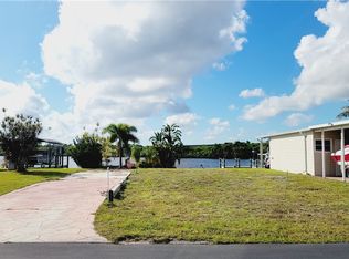 306 Shoreland Dr, Fort Myers, FL 33905