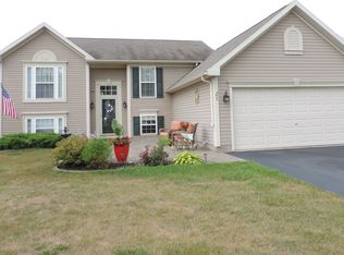 21 Black Duck Trl, Rochester, NY 14626