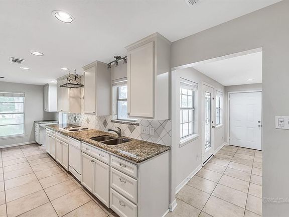 5th image of 1410 Evergreen Ct
