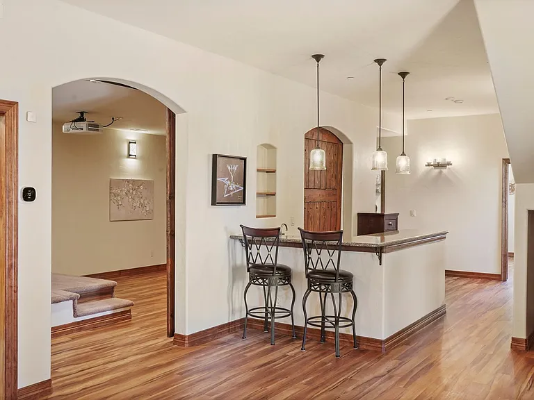 340 Ellsworth St — Photo 24
