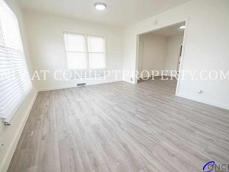 Ponderosa — Photo 202