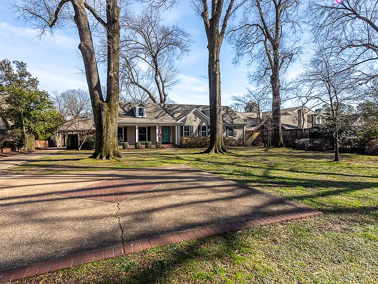 500 Colonial Rd — Photo 36