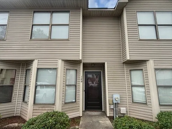 149 Aloha Dr, Fayetteville, NC 28311