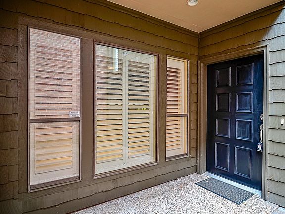 4th image of 294 Sugarberry Cir