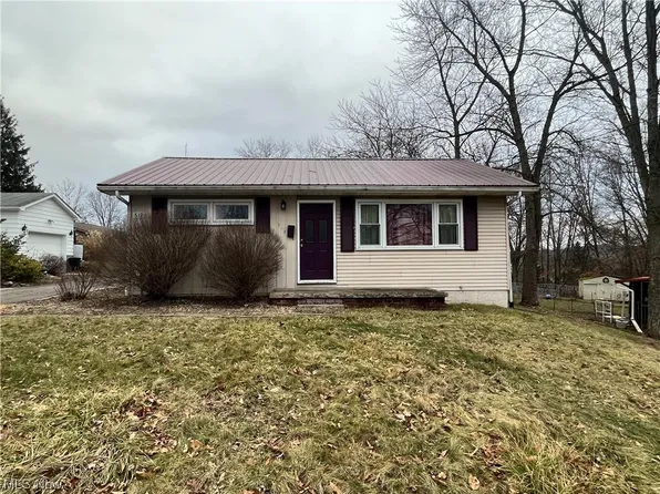 512 N Sumner St, East Palestine, OH 44413
