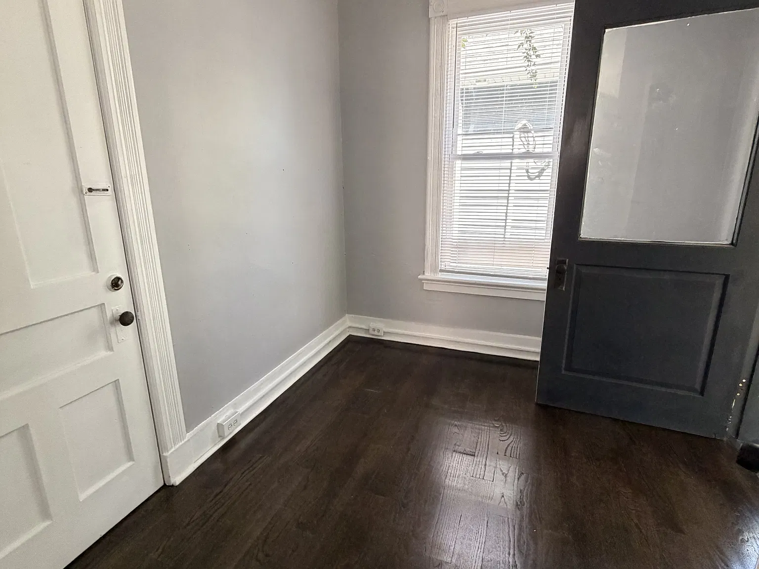414 Winthrop Ave — Photo 2