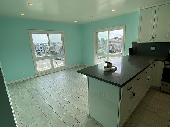 2nd image of 2352 Taraval St #3
