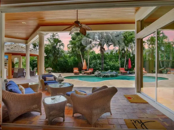 2363 Crayton RD, NAPLES, FL 34103