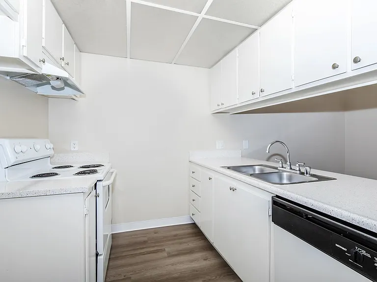 Wateridge Apartment Homes — Photo 30