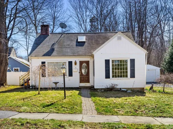 22 Woodland St, Merrimac, MA 01860