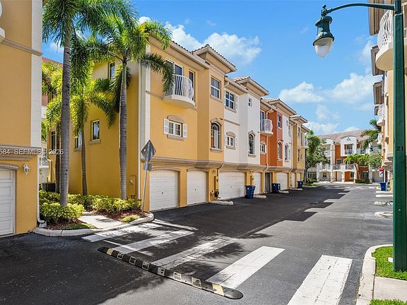 3rd image of 18413 NE 27th Ct #18413