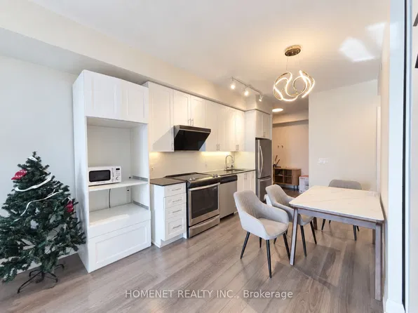 18 Graydon Hall Dr #2501, Toronto, ON M3A 0A4