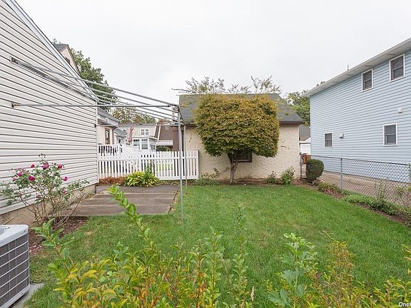 4th image of 23 Ash St