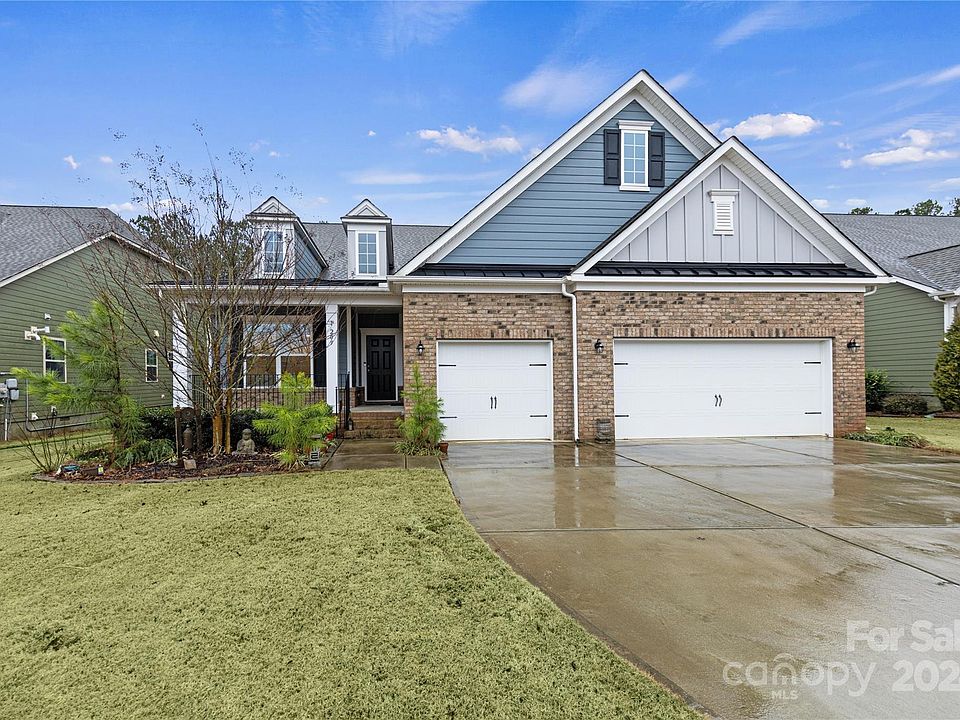 1st image of 209 Sweet Briar Dr