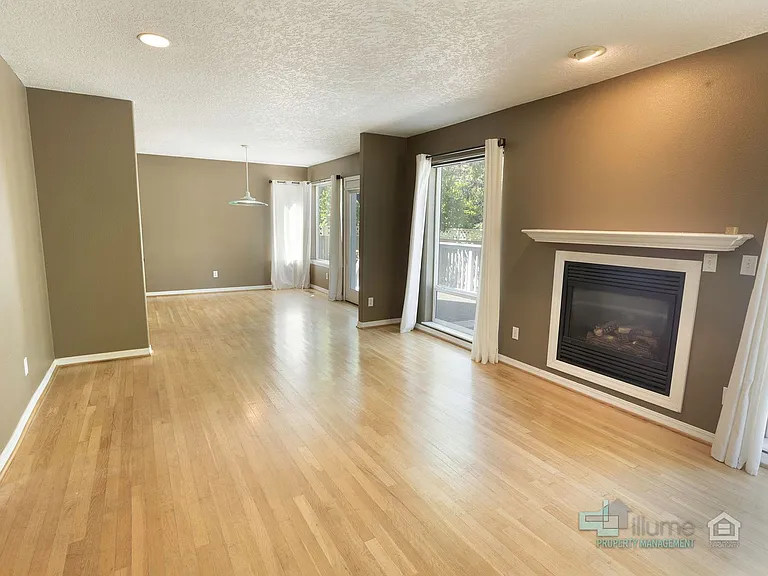 20630 Willamette Dr — Photo 8