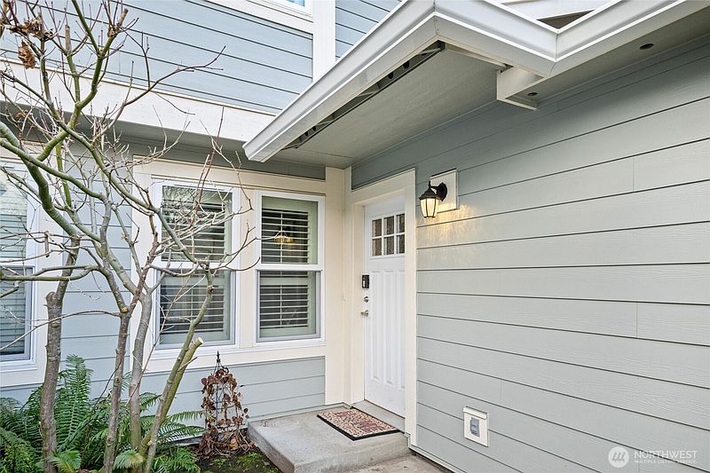 2nd image of 10904 62nd Street E